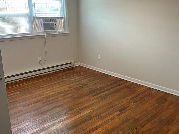 3rd image of 156 Tower Cir #2