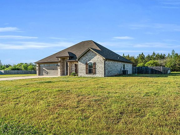 2nd image of 641 Abbey Rd