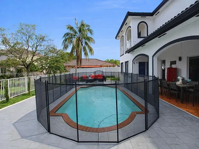 15045 SW 38th Ter — Photo 17