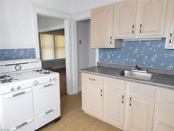 2nd image of 1314 Mathews Ave