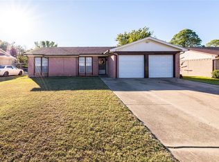 1524 Warren Ln, Fort Worth, TX 76112