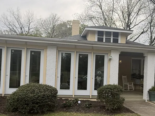 111 W Jennette Ave, Henderson, NC 27536