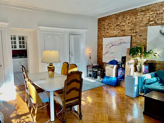 Rented by R New York | media 6