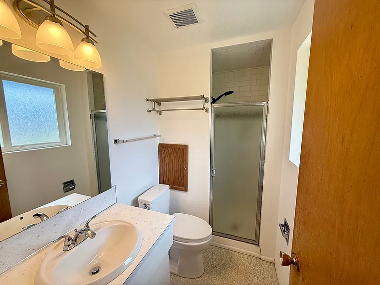 8421 31st Ave SW — Photo 11