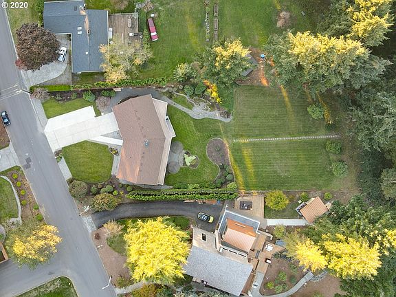 3rd image of 6418 Montana Ln