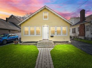 12 Smith St, Stony Pt, NY 10980