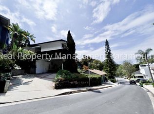 420 N Skyewiay Rd, Los Angeles, CA 90049
