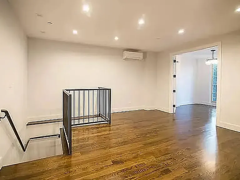 379 Sumpter St #1B — Photo 3