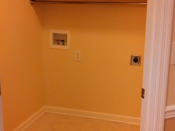 4th image of 207 Saratoga Ln