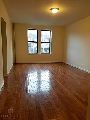 Rented by Hillel Realty Group | media 23