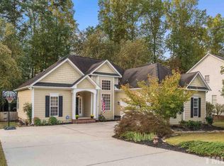 800 Noconia Pl, Fuquay Varina, NC 27526