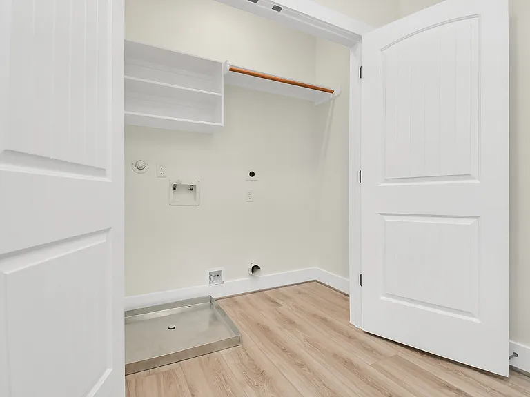 Laundry room (3rd floor in hallway)