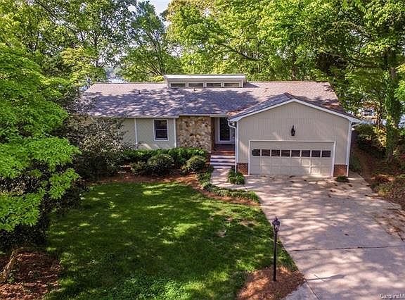 3rd image of 294 Ponderosa Cir