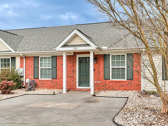 3rd image of 702 Creekside Drive