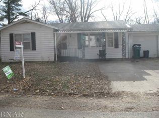 912 W Washington St, Clinton, IL 61727