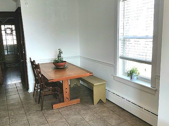 Eat-in kitchen