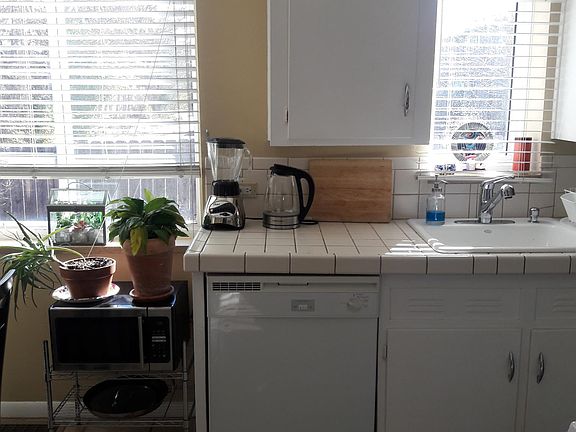 5th image of 5712 E 14th Ave