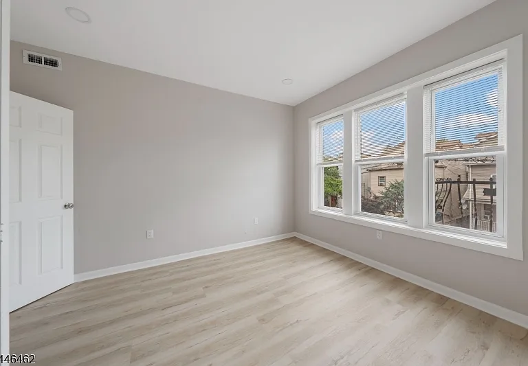 59 Henry St #B3 — Photo 10