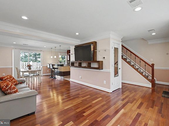 5th image of 7733 Durer Ct