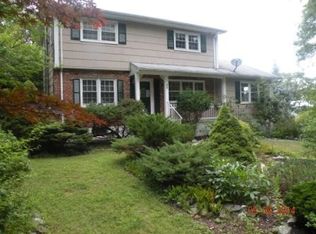 23 Tanglewood Dr, Highland Lakes, NJ 07422