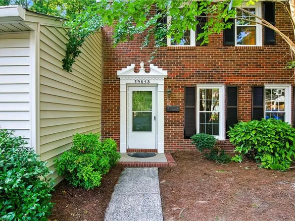 3985 E Valley Ct #B, Winston Salem, NC 27106