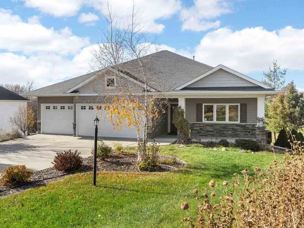 2260 Shropshire Cir, Coralville, IA 52241