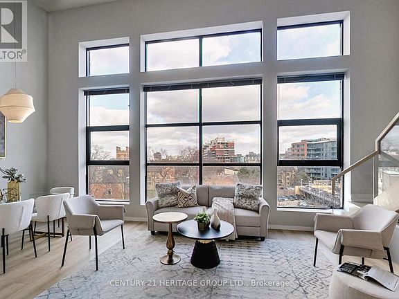 4th image of 393 King St E #404