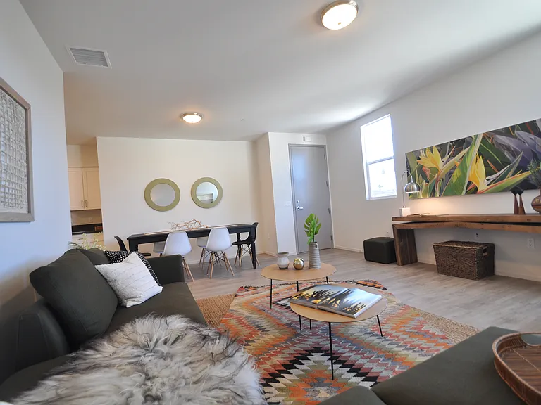 5720 Klump Ave #3 — Photo 4