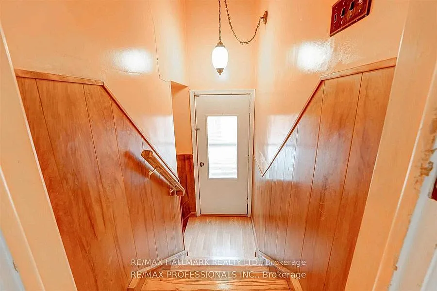2 bed, $2,050 — Photo 3