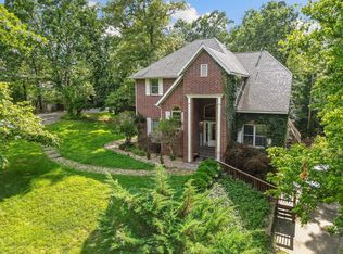 100 S Sarah Ln, Rogers, AR 72756