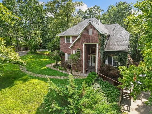 100 S Sarah Ln, Rogers, AR 72756