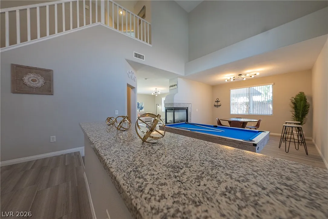 4 bed, 2.5 bath, 2348 sqft, $3,750 — Photo 4