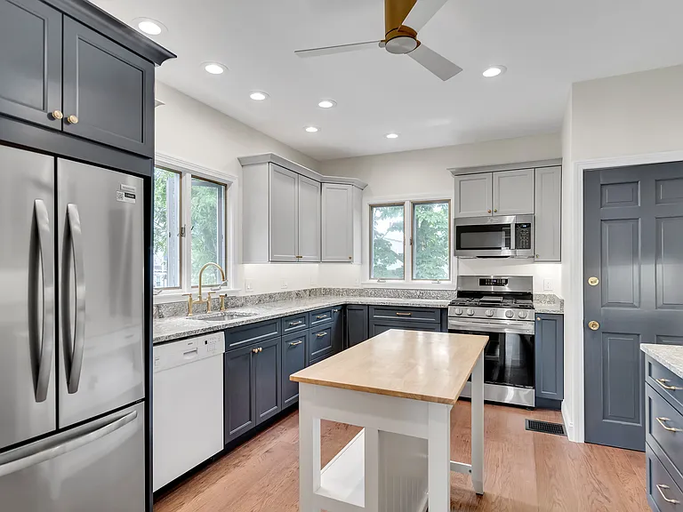 34 Ware St #2 — Photo 9