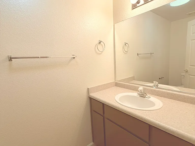 1271 W Spruce Ave — Photo 12