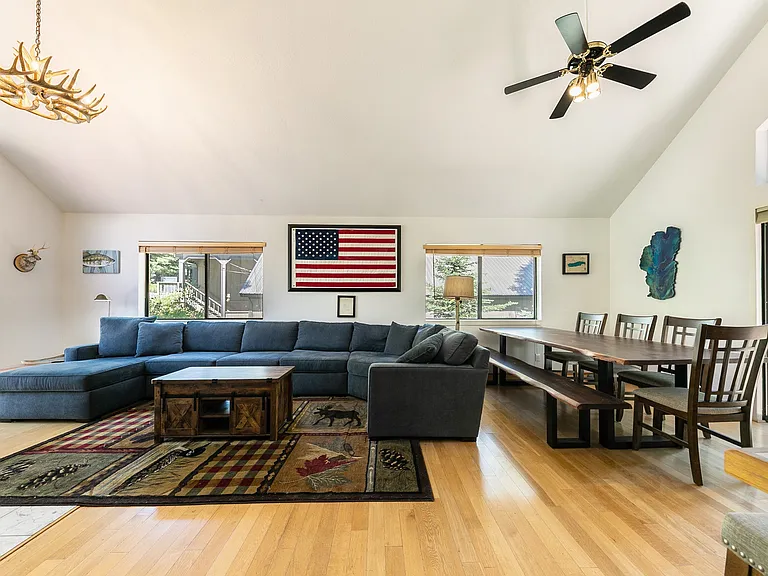 11059 Zermatt Dr — Photo 3