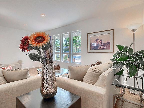 4th image of 1470 S Jersey Way