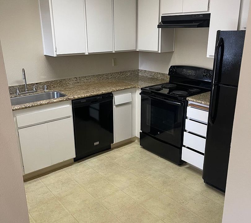 1st image of 1055 N Capitol Ave APT 20
