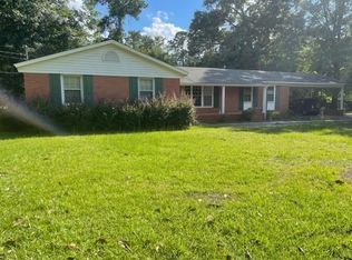 550 Manchester Dr, Manning, SC 29102