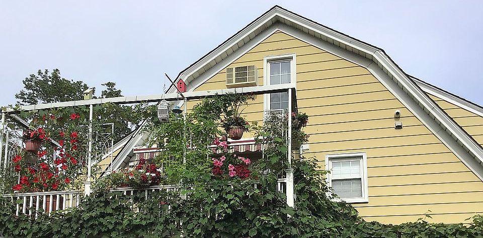 1st image of 33 Pennsylvania Blvd