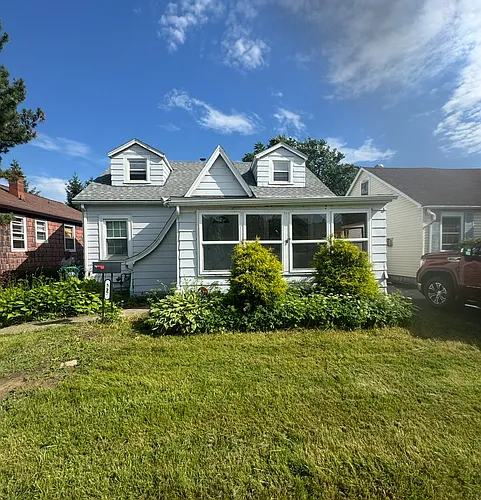 557 Emerson Dr Photo 1