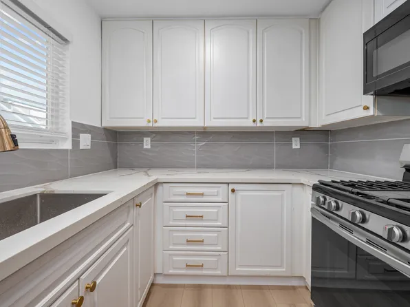 4021 Lamont St Suite 10, San Diego, CA 92109