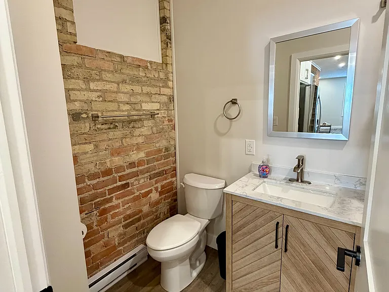 537 Talbot St #11 — Photo 14
