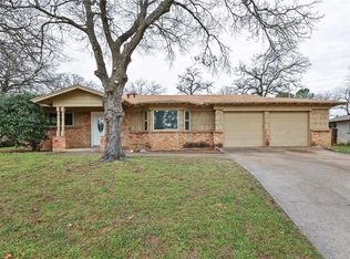 1113 Trailwood Dr, Hurst, TX 76053