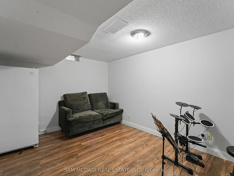 6251 Saltmarsh Ct — Photo 37
