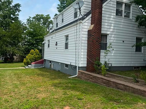 3rd image of 329 Ford Ave