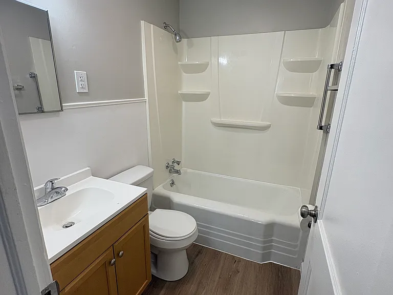 1416 W Maywood Ave — Photo 8