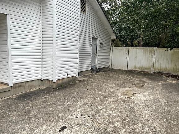 2nd image of 5060 Nisbet Dr