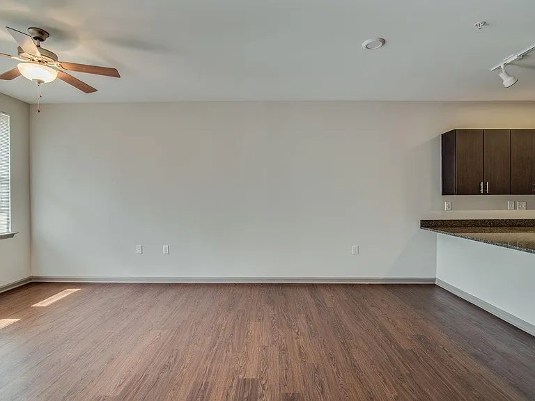 Marvel Apartments — Photo 13