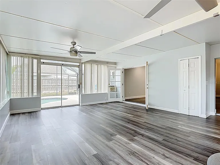 227 Robbins Rest Cir — Photo 23