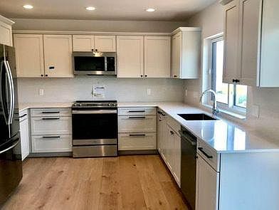 1st image of 485 Green Meadow Dr